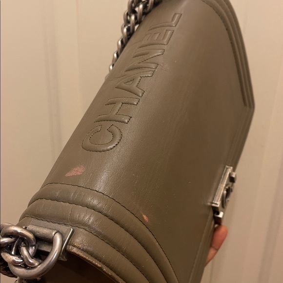 Authentic Chanel, please check all picture of condition - Picture 7 of 17